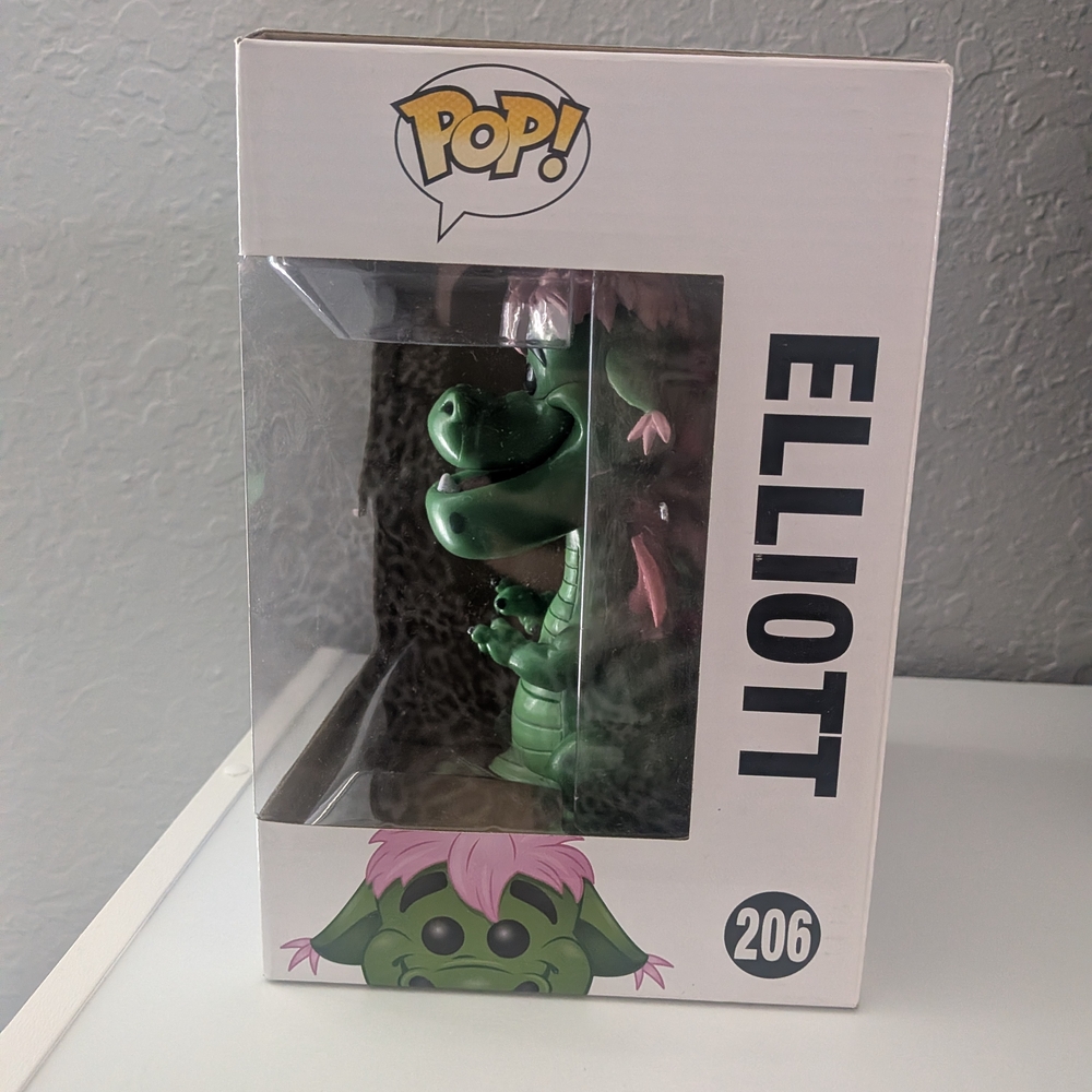 Disney Pop! Elliott Vinyl Figure - Picture 3 of 4